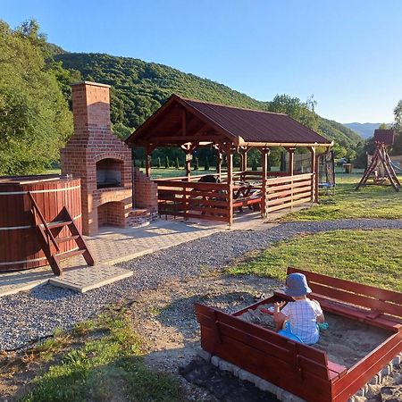 Halasto Pension Hotel Praid Exterior photo