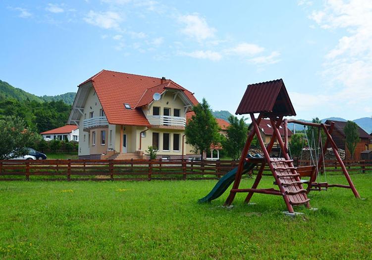 Halasto Pension Hotel Praid Exterior photo